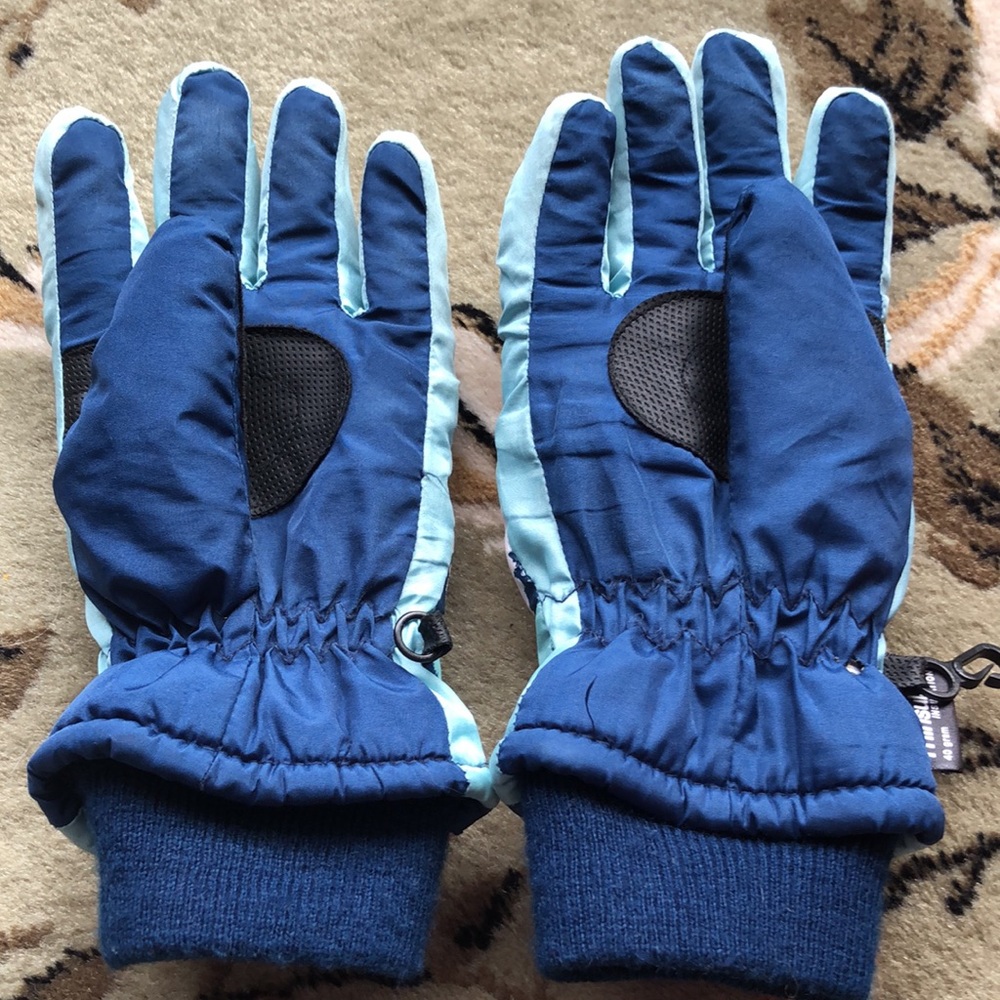 Gloves - Picture 5 of 7
